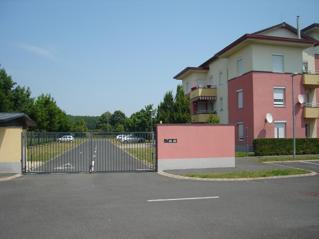 Csabai Apartman Bük 部屋 写真